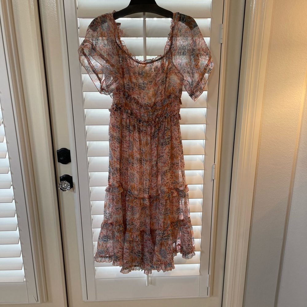 Love the label dress size small